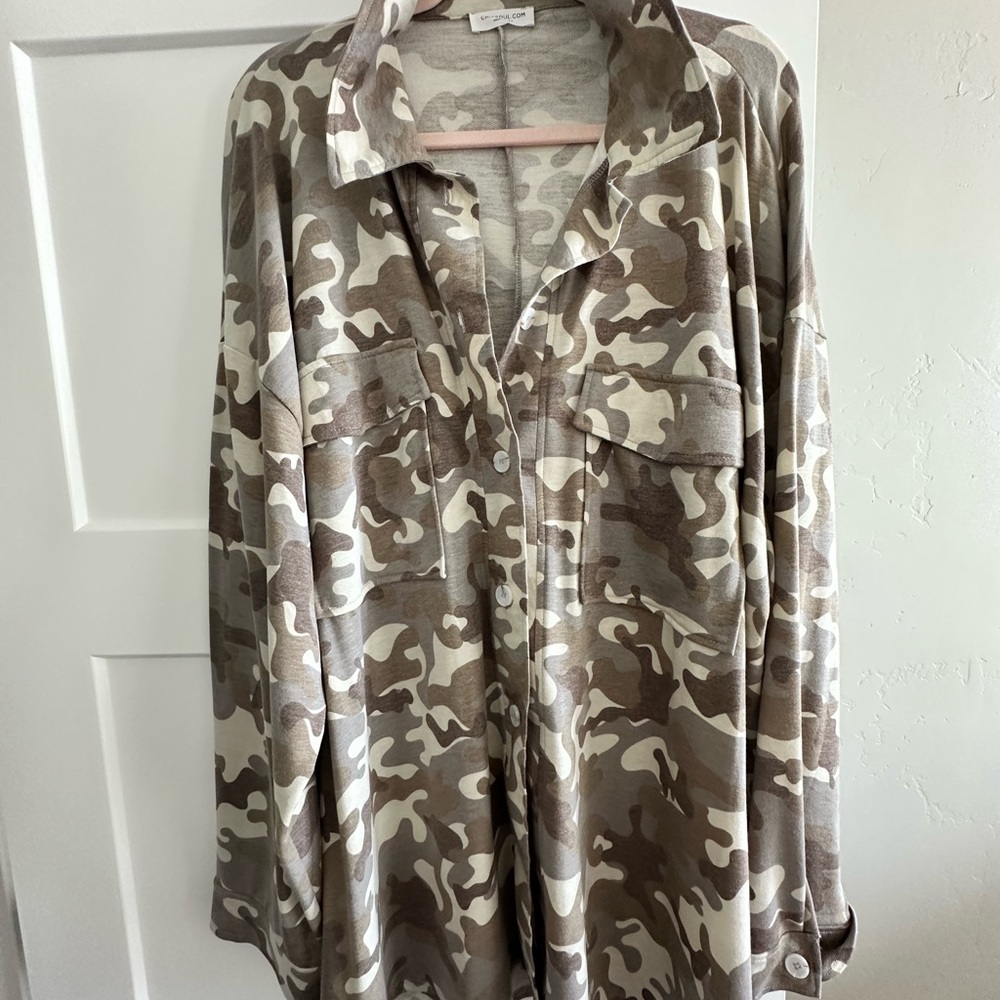 NWOT WOMENS PLUS SIZE CHIC SOUL SOFT OVERSIZED CAMO SHACKET JACKET SIZE 3X